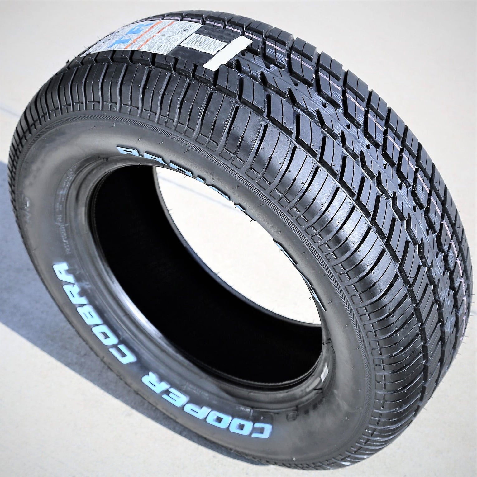 Cooper Cobra Radial G/T All Season P255/70R15 108T Passenger Tire