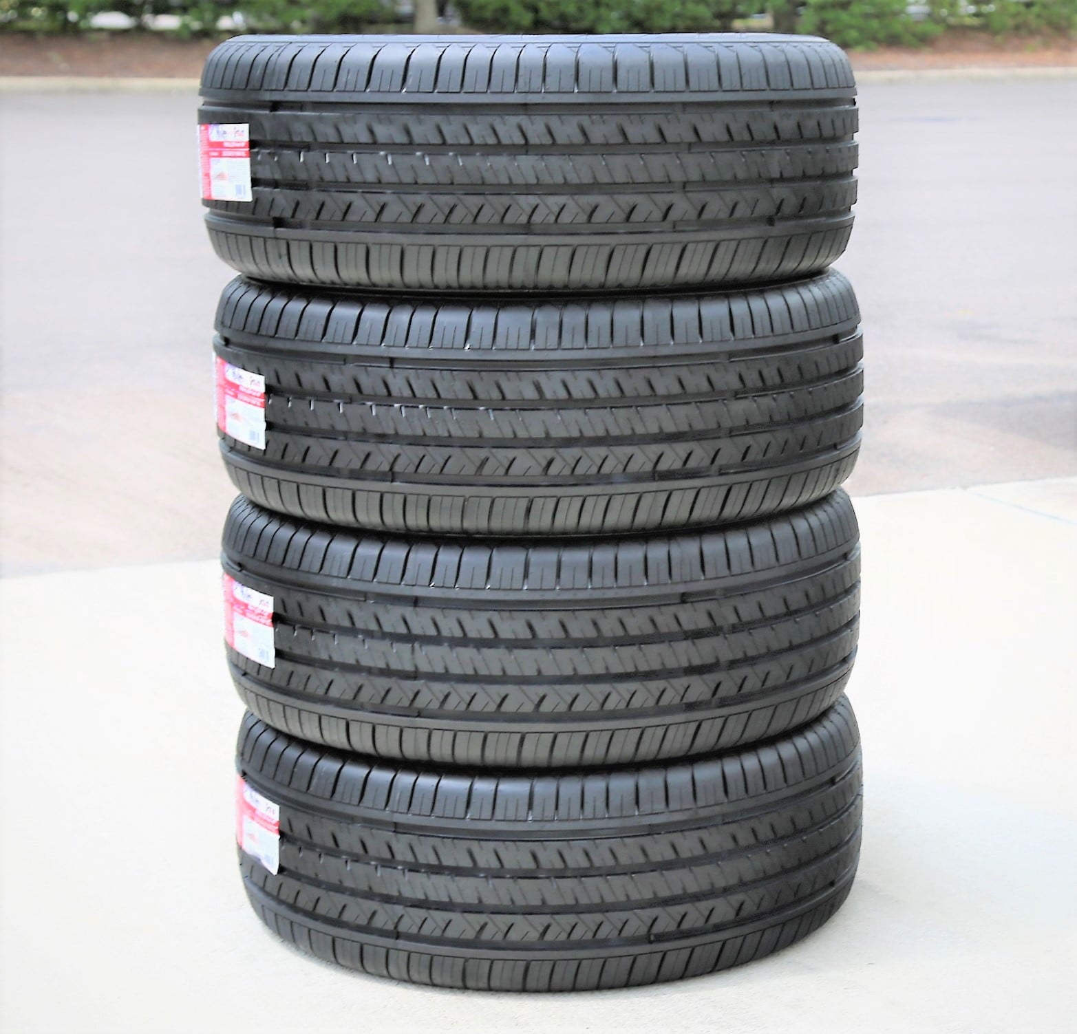 Atlas Tire Paraller 4x4 HP 255/65R17 110H a/s All Season Tire