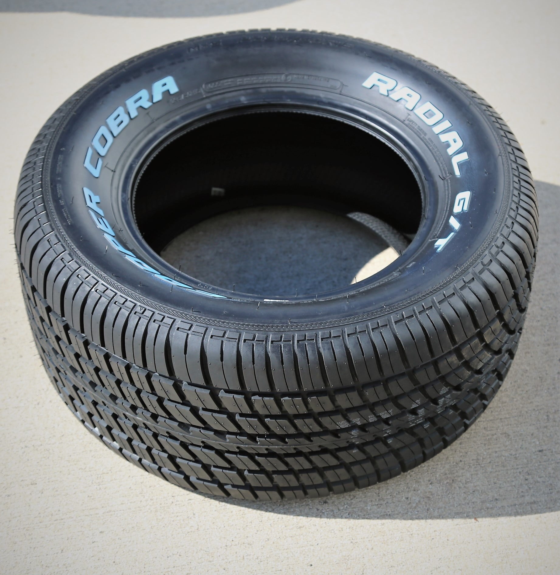 Cooper Cobra Radial G/T All Season P255/70R15 108T Passenger Tire